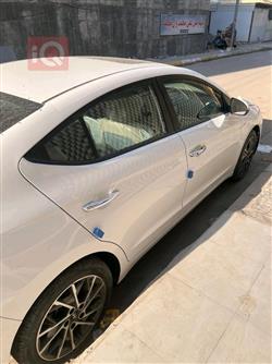 هیوندای ئەلەنترا